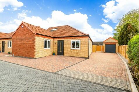 4 bedroom detached bungalow for sale