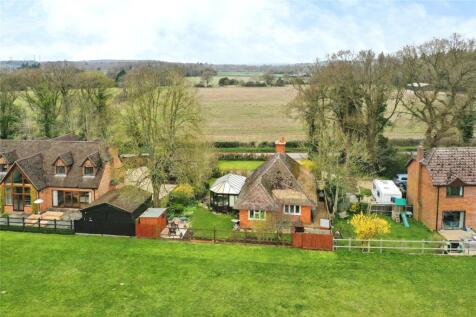 Bowden Green, Pangbourne, Reading... 3 bed bungalow for sale