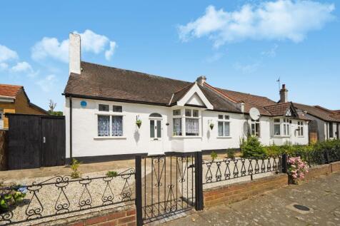 Ilford IG3 4 bed bungalow for sale