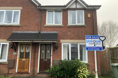 Holmeswood, Kirkham PR4 2 bed end of terrace house for sale