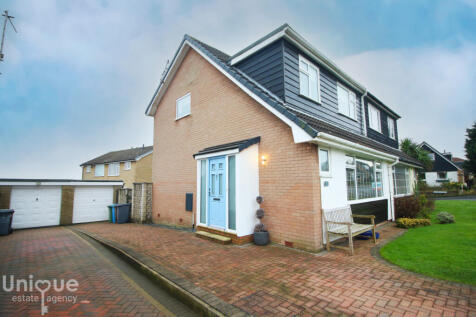 3 bedroom semi-detached house for sale
