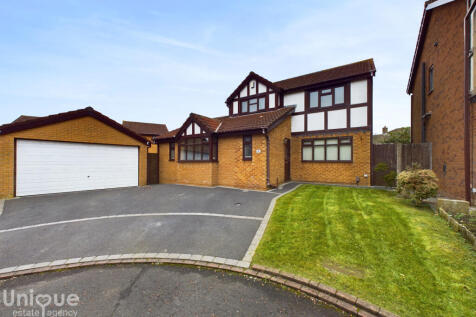 4 bedroom detached house for sale