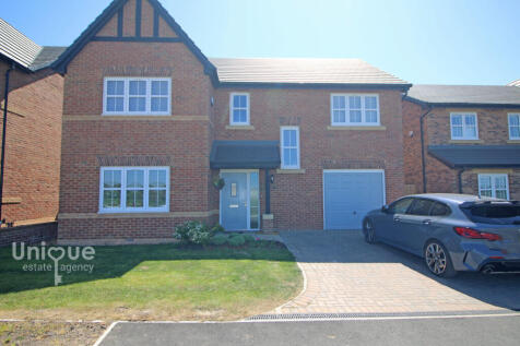 Sylvan Gardens, Kirkham PR4 4 bed detached house for sale