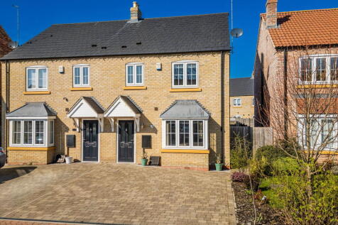 Westfields Drive, Beverley HU17 3 bed semi