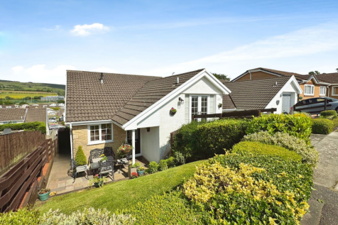 Ridgewood Gardens, Neath SA11 3 bed detached house for sale