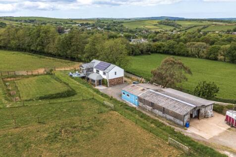 Lanivet, Cornwall, PL30 3 bed equestrian property for sale
