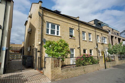 Harrow Road, London E11 2 bed flat for sale