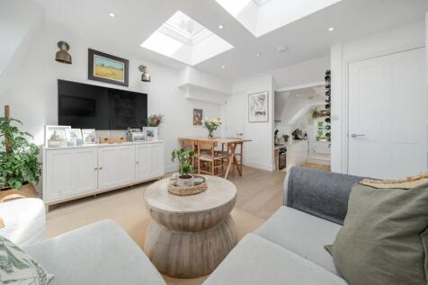 Cavendish Road, London SW12 2 bed apartment for sale