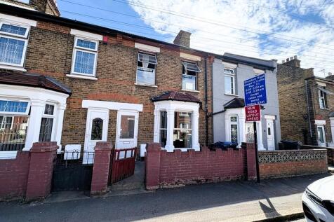 North Road, Southall 3 bed terraced house for sale