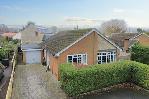 2 bedroom detached bungalow for sale