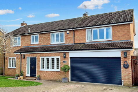 5 bedroom detached house for sale