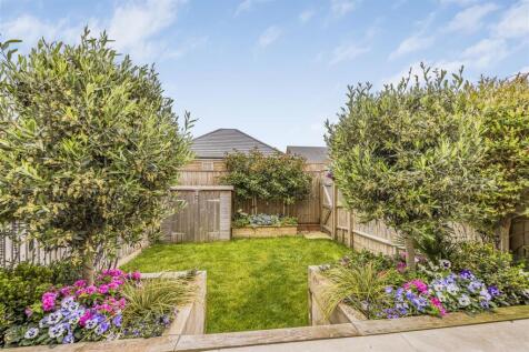 Mulberry Walk, Portsmouth PO9 3 bed terraced house for sale