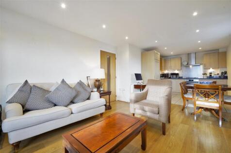 Scott Avenue, SW15 2 bed flat for sale