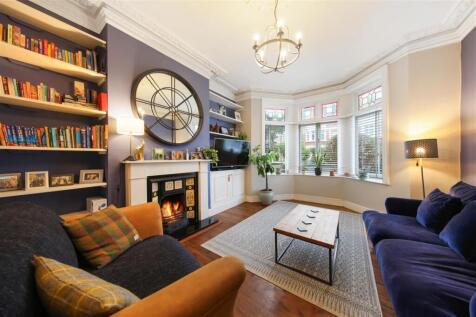 Salford Road, SW2 2 bed flat for sale