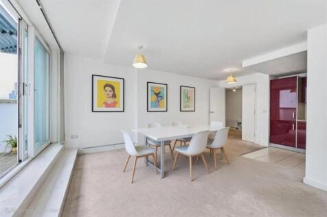 Point Pleasant, SW18 2 bed flat for sale