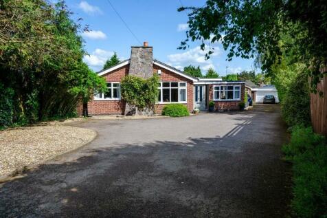 4 bedroom detached bungalow for sale