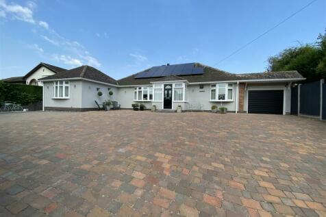 3 bedroom detached bungalow for sale