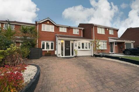 4 bedroom semi-detached house for sale