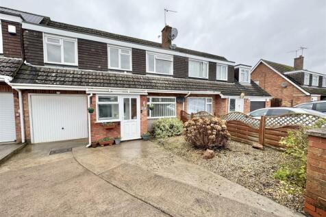 4 bedroom semi-detached house for sale