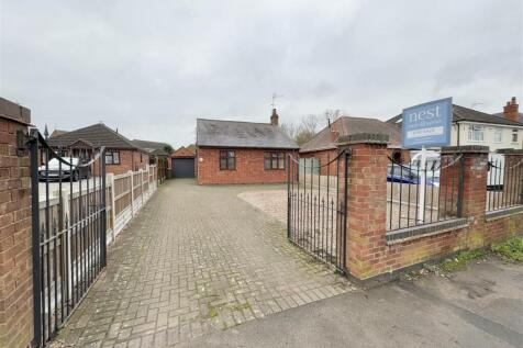 3 bedroom detached bungalow for sale