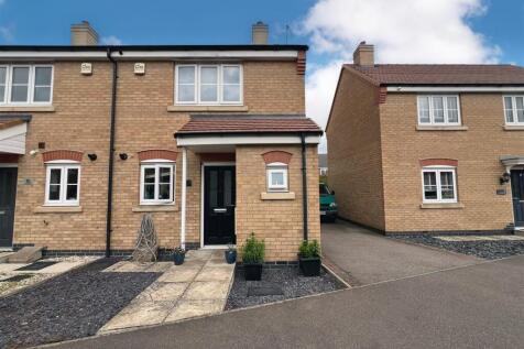 2 bedroom semi-detached house for sale