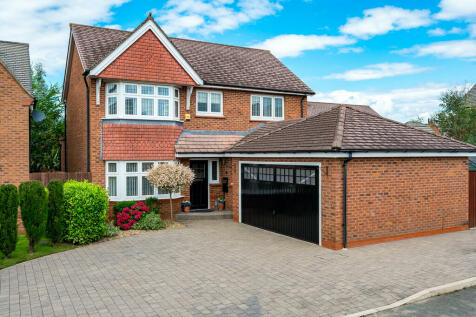 4 bedroom detached house for sale