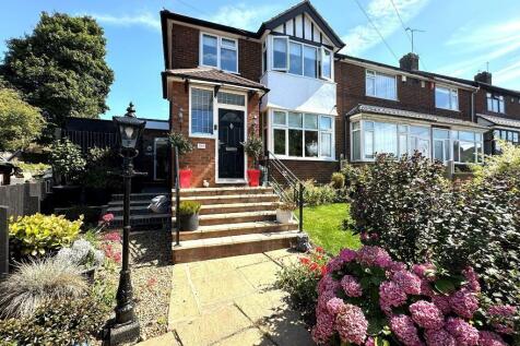 Round Green, Luton LU2 3 bed end of terrace house for sale