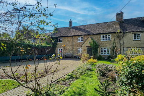 2 bedroom cottage for sale
