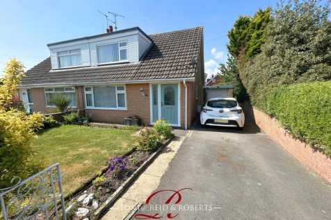 3 bedroom semi-detached bungalow for sale