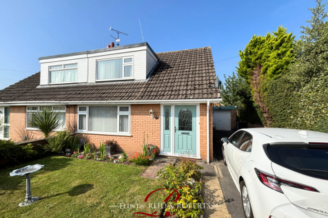 3 bedroom semi-detached bungalow for sale