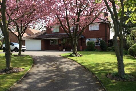 6 bedroom detached house for sale