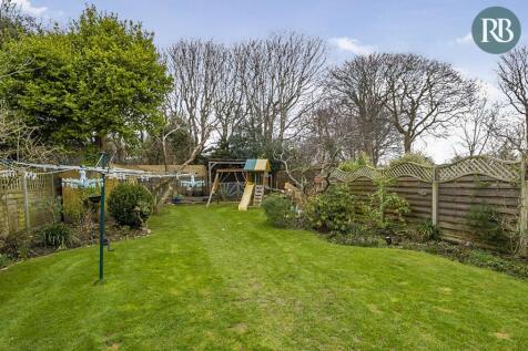 Croft Avenue, Brighton BN42 6 bed semi