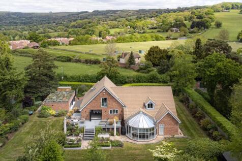 Harp Hill, Cheltenham GL52 5 bed detached house for sale