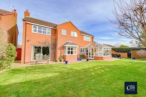 5 bedroom detached house for sale