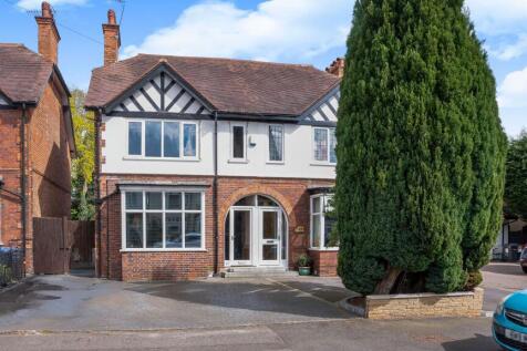 4 bedroom semi-detached house for sale