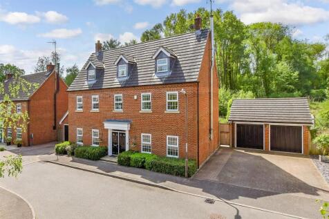 6 bedroom detached house for sale