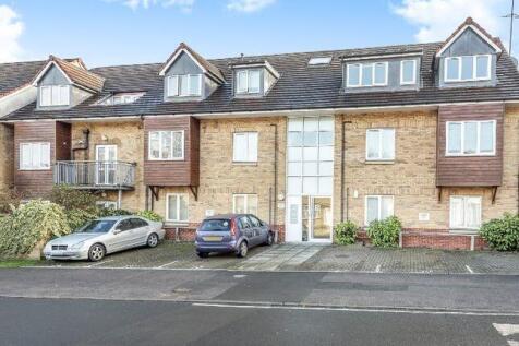 Chairborough Road, High Wycombe HP12 2 bed property for sale