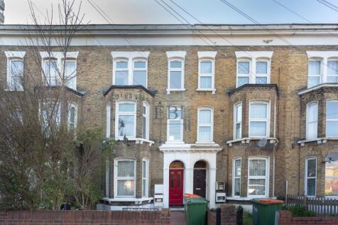 Carnarvon Road, London, E15 3 bed maisonette for sale
