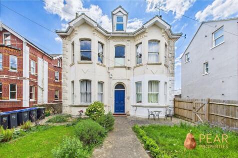 2 bedroom maisonette for sale