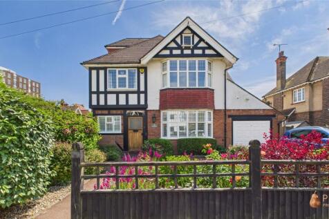 6 bedroom detached house for sale