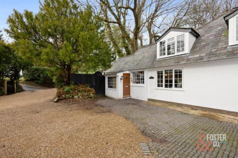 2 bedroom semi-detached house for sale
