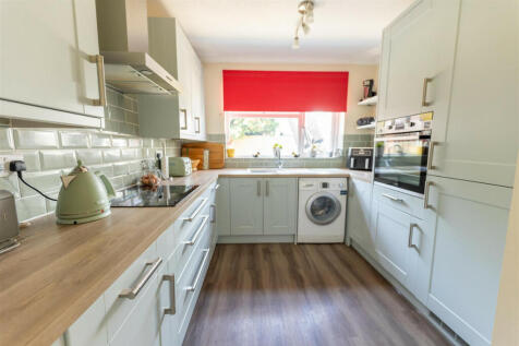 2 bedroom semi-detached bungalow for sale