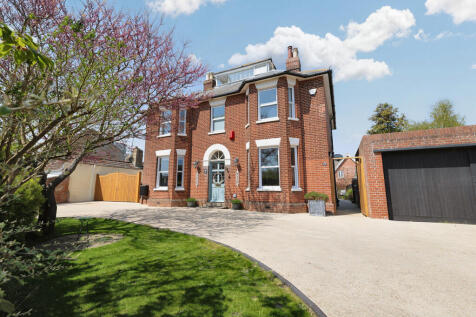 Fronks Road, Harwich, CO12 4 4 bed detached house for sale