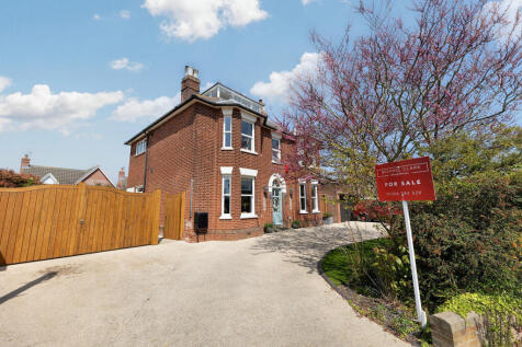 Fronks Road, Harwich, CO12 4 4 bed detached house for sale