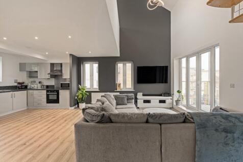 Lightermans Way, Greenhithe DA9 3 bed apartment for sale