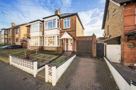 Singlewell Road, Gravesend DA11 3 bed semi