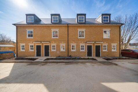 Old Road East, Kent DA12 3 bed terraced house for sale