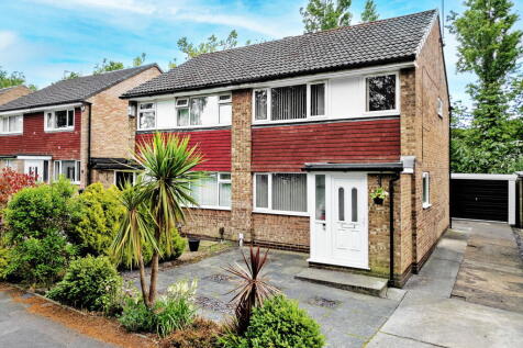3 bedroom semi-detached house for sale