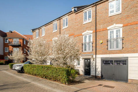 4 bedroom terraced house for sale