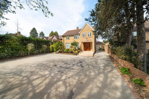 5 bedroom detached house for sale